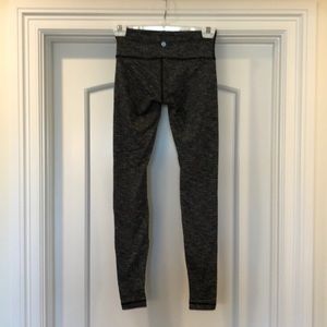 LULULEMON legging, sz 6 blk, soft knit like fabric